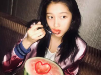 娱乐吃瓜酱关晓彤,娱乐圈的“吃瓜酱”，揭秘明星背后的故事