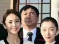 娱乐圈吃瓜贴吧最新消息,某明星恋情曝光，背后真相令人震惊！